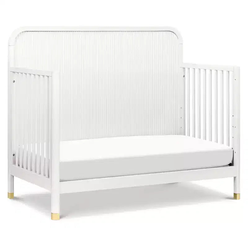 Lit de bébé convertible 4-en-1, blanc chaud, motif tambour avec pieds dorés