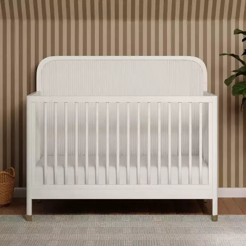 Lit de bébé convertible 4-en-1, blanc chaud, motif tambour avec pieds dorés