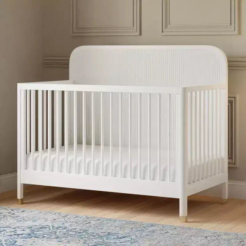 Lit de bébé convertible 4-en-1, blanc chaud, motif tambour avec pieds dorés