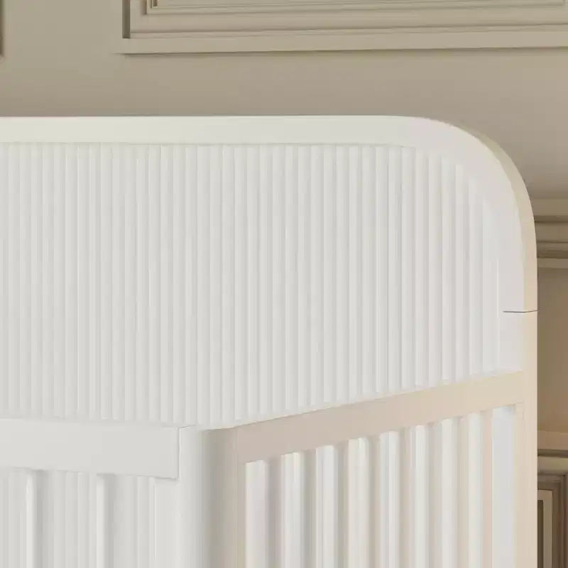 Lit de bébé convertible 4-en-1, blanc chaud, motif tambour avec pieds dorés