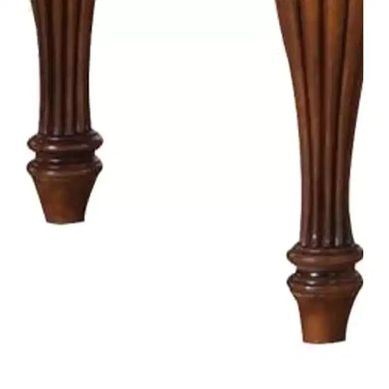 Table d'appoint carrée avec pieds en volute et étagère inférieure, brun cerise