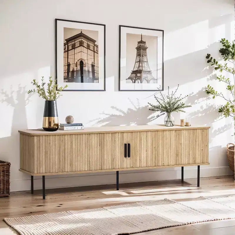 62,6 po. Meuble TV moderne avec rangement pour téléviseurs jusqu'à 65 pouces, console de divertissement en chêne avec portes coulissantes, brun